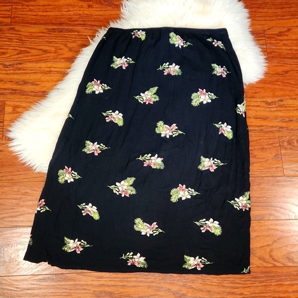 Volcom Black Dark Floral Midi Skirt - Picture 2 of 6